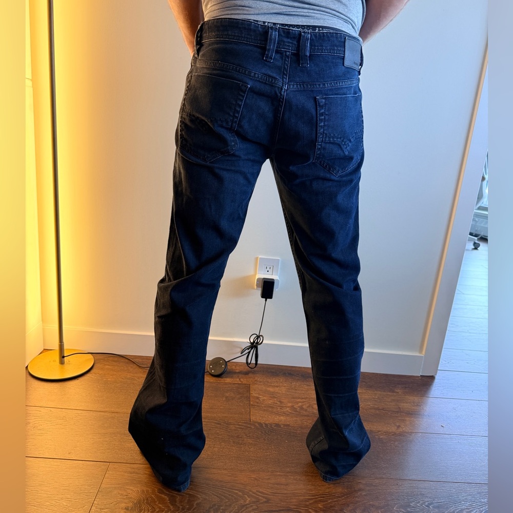 Diesel Men's Deep Indigo Relaxed Jeans 34w 32L - Picture 6 of 10